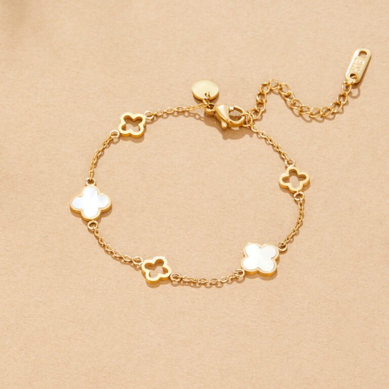 Lucia Clover Bracelet